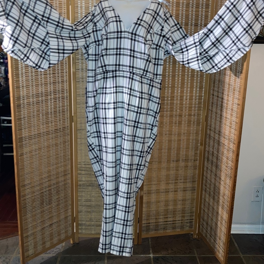 Fashion to Figure|Women’s Pilar Batwing Sleeve Plaid Pants Jumpsuit- Size 1 (1X)